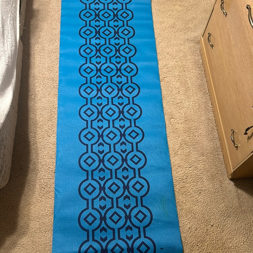 Lotus Yoga Mat